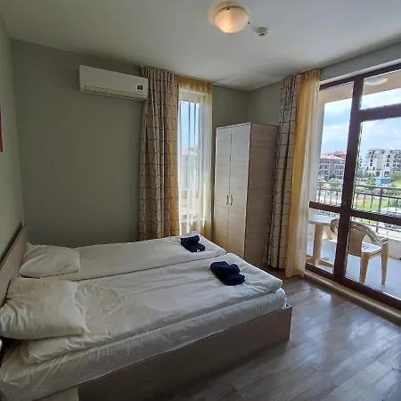 Apartment Sorrento Sole Mare - By The *