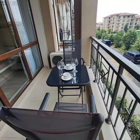 Sorrento Sole Mare - By The Apartamento Sveti Vlas