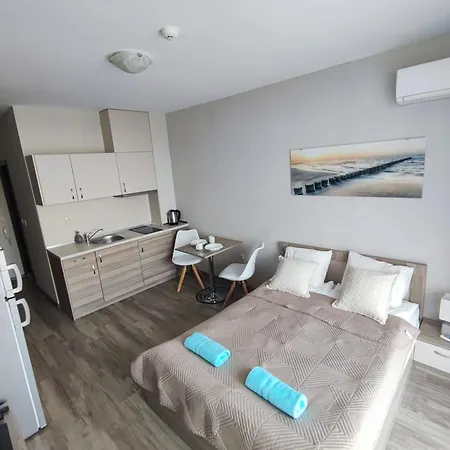 Sorrento Sole Mare - By The Апартаменты Свети-Влас